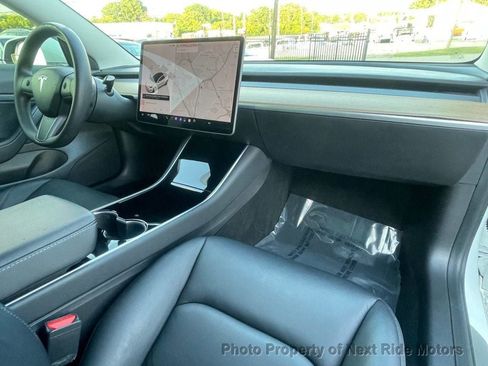 Used 2020 Tesla Model 3 Standard Range Plus RWD image 18
