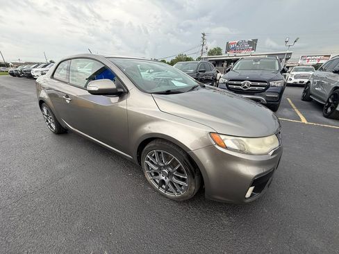 Used 2010 Kia Forte Koup SX FWD image 1