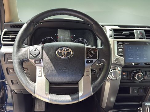 Used 2022 Toyota 4Runner SR5 Premium w/ Moonroof Package AWD/4WD image 22