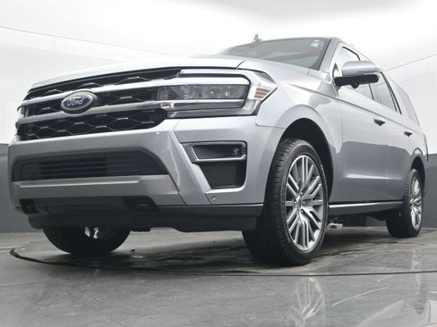 Used 2022 Ford Expedition Limited image 29