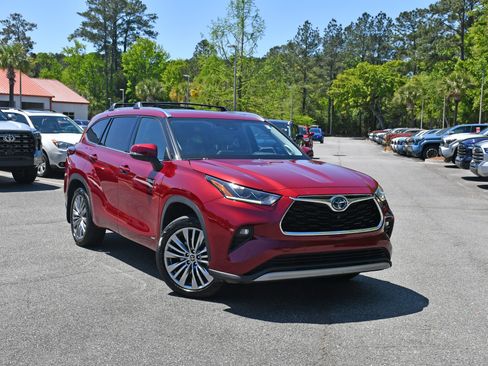 Used 2021 Toyota Highlander Platinum image 6