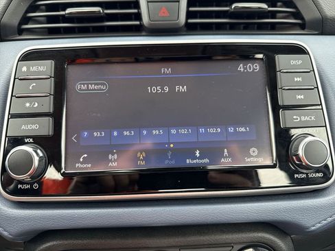 Used 2025 Nissan Versa SV FWD image 12