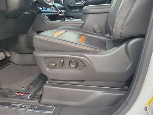 Used 2025 GMC Sierra 1500 AT4 AWD/4WD image 12