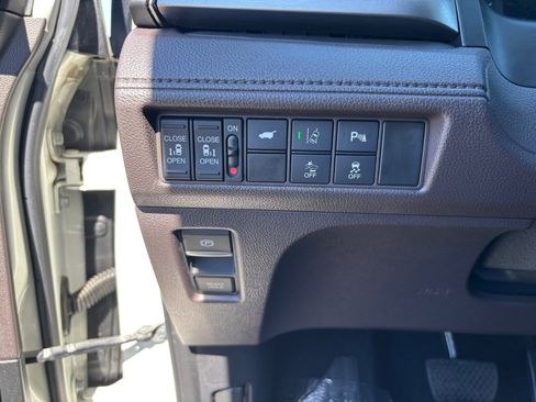 Used 2019 Honda Odyssey Touring image 31