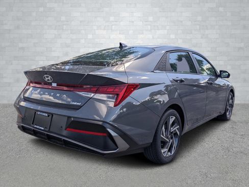 New 2025 Hyundai Elantra Limited image 5