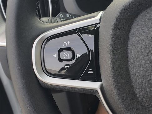 New 2026 Volvo XC60 B5 Ultra w/ Protection Package Premier image 19