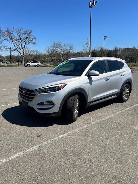 Used 2017 Hyundai Tucson SE w/ SE Popular Package 02 AWD/4WD image 3