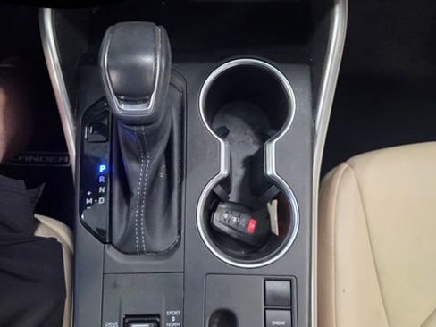 Used 2023 Toyota Highlander XLE FWD image 26