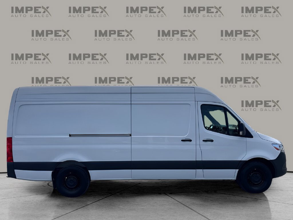 Used 2025 Mercedes-Benz Sprinter 2500 image 5