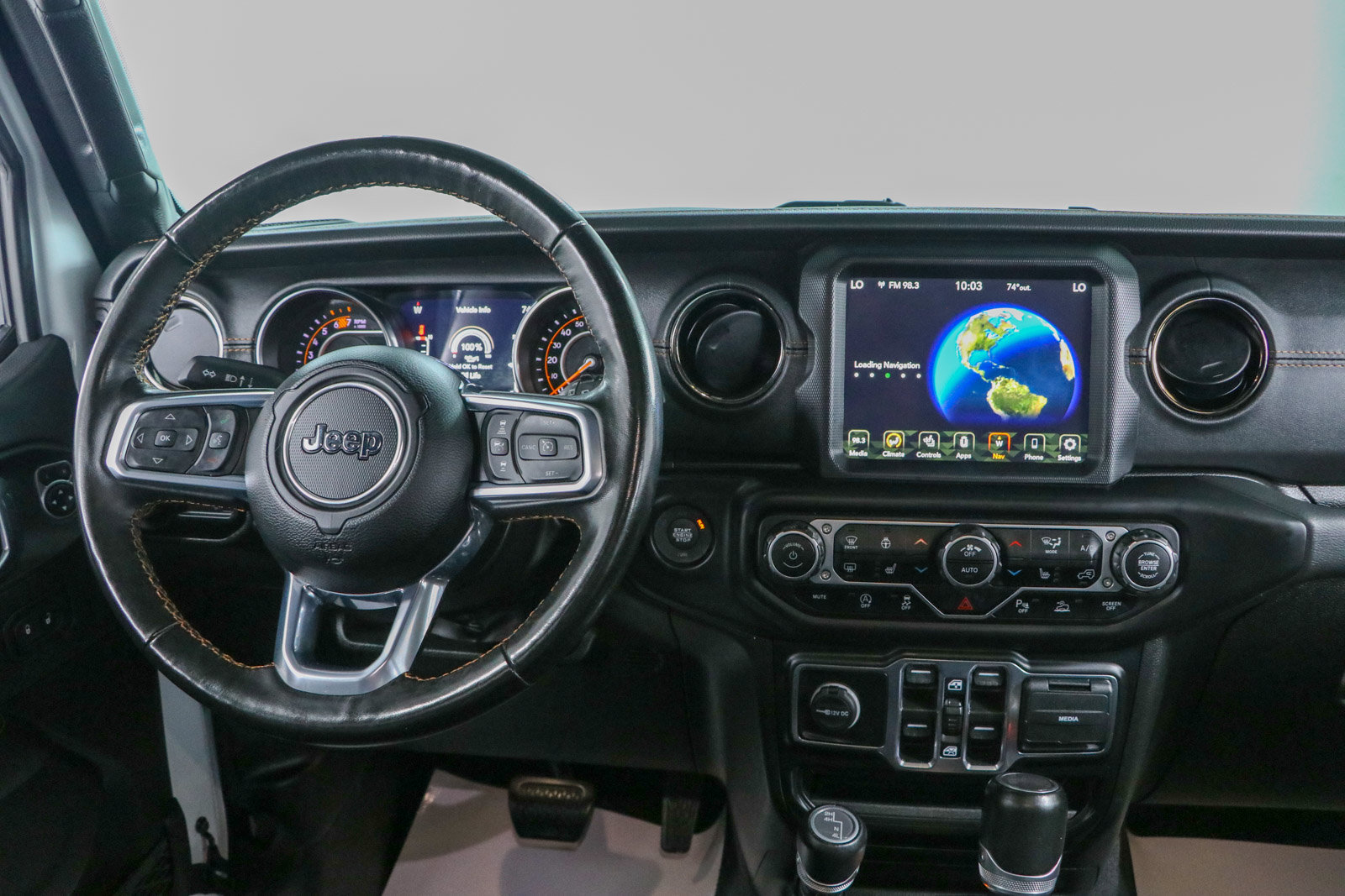 Used 2023 Jeep Wrangler Unlimited Sahara AWD/4WD image 19