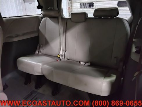 Used 2014 Toyota Sienna XLE image 14