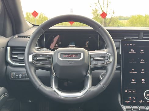 Used 2025 GMC Terrain Elevation AWD/4WD image 27