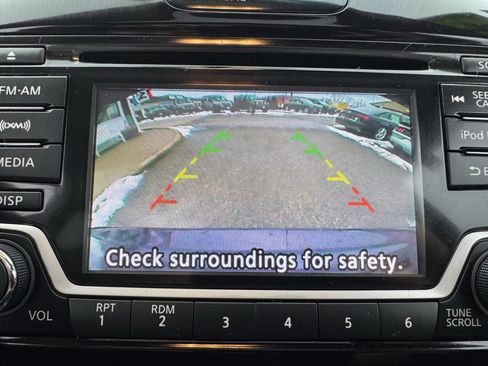 Used 2017 Nissan Juke SV image 19