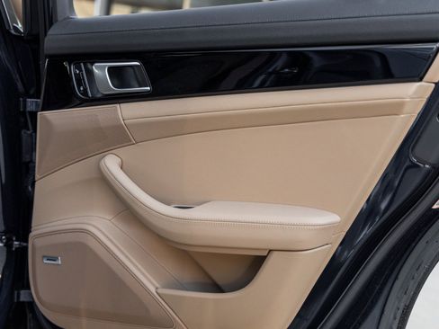 Certified 2018 Porsche Panamera image 35