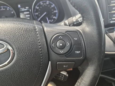 Used 2017 Toyota RAV4 XLE AWD/4WD image 27