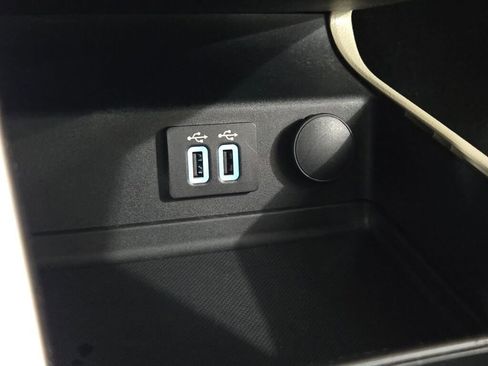 Used 2020 Ford Fusion SE image 31