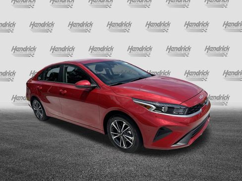 Used 2024 Kia Forte LXS w/ LXS Technology Package FWD image 2