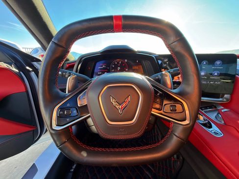 Used 2021 Chevrolet Corvette Stingray Premium Cpe w/ Z51 Performance Package image 27