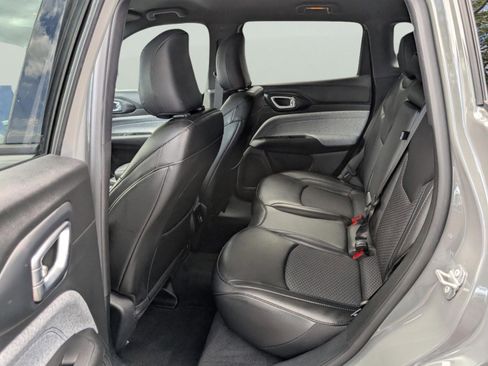 Used 2023 Jeep Compass Latitude image 34