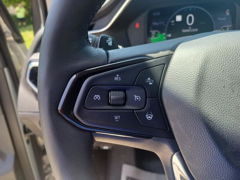 Used 2023 Chevrolet Bolt EUV Premier w/ Sun & Sound Package FWD image 16