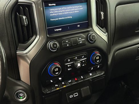 Used 2020 Chevrolet Silverado 1500 LT w/ Convenience Package AWD/4WD image 18