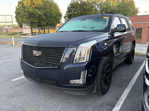 Used 2018 Cadillac Escalade Premium Luxury AWD/4WD image 1