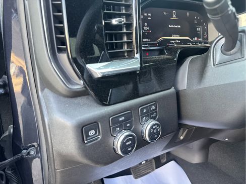 Used 2025 GMC Sierra 1500 SLT AWD/4WD image 25