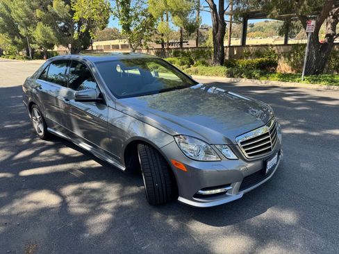 Used 2013 Mercedes-Benz E 350 Sedan image 3