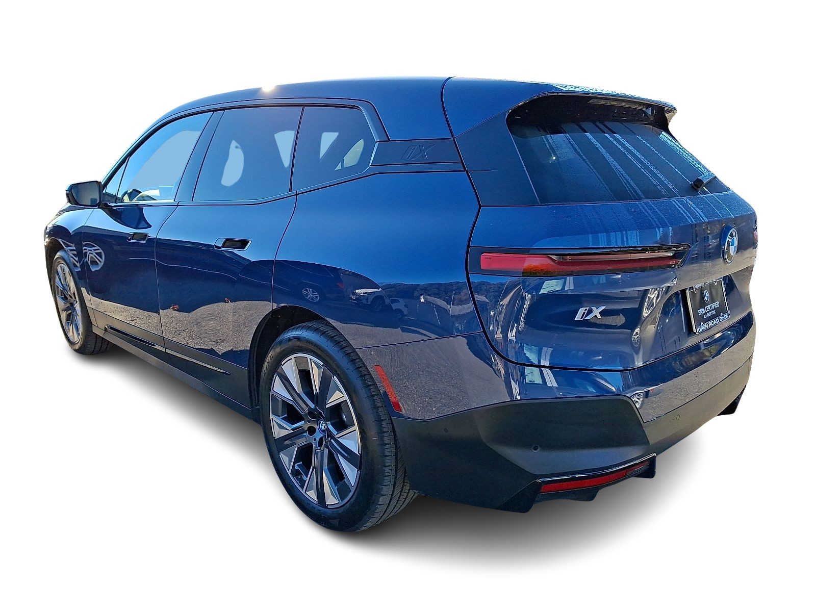 Used 2024 BMW iX xDrive50 w/ Premium Package AWD/4WD image 4