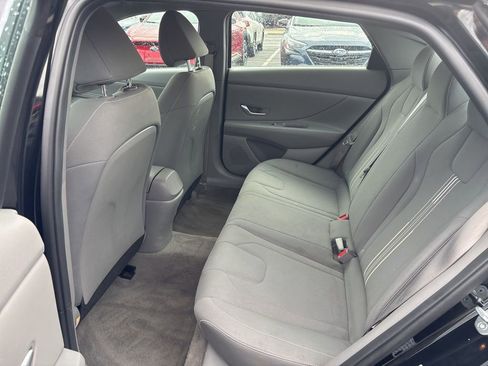 Used 2023 Hyundai Elantra SEL w/ Convenience Package image 12