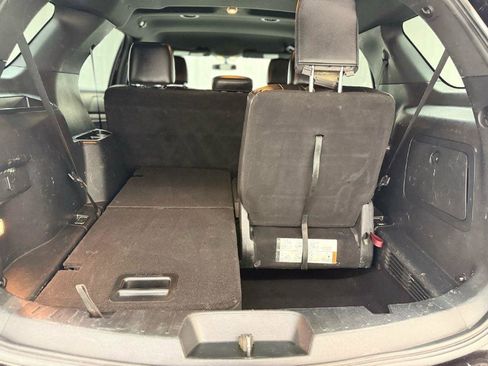 Used 2019 Ford Explorer XLT w/ Equipment Group 202A AWD/4WD image 28