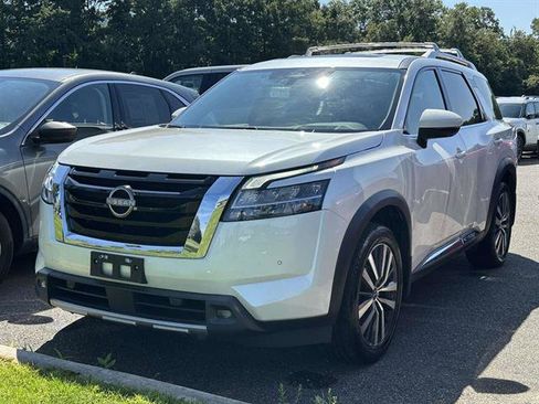 Used 2022 Nissan Pathfinder Platinum AWD/4WD image 21