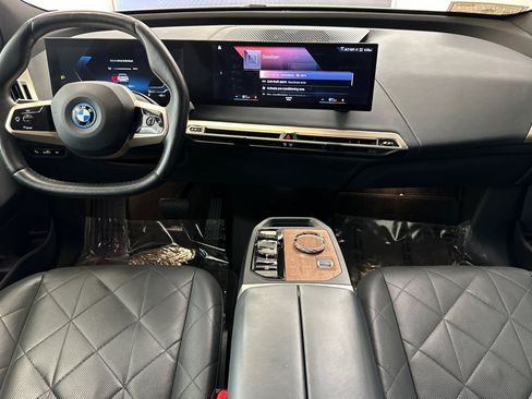 Used 2023 BMW iX xDrive50 w/ Premium Package AWD/4WD image 15