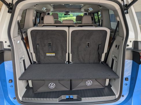 Used 2025 Volkswagen ID. Buzz Pro S Plus RWD image 20
