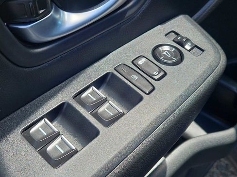 Certified 2025 Honda Pilot Touring image 29