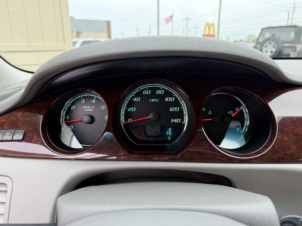 Used 2010 Buick Lucerne CXL FWD image 15