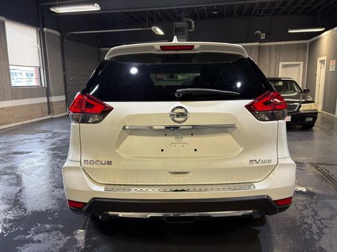 Used 2017 Nissan Rogue SV w/ Midnight Edition Package AWD/4WD image 5