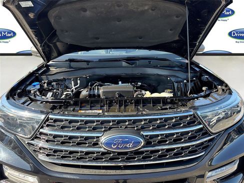 Used 2023 Ford Explorer XLT w/ Equipment Group 202A RWD image 30