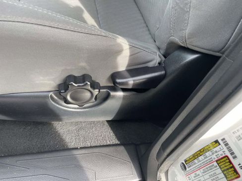 Used 2022 Toyota Tacoma SR image 30