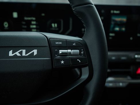New 2025 Kia K4 EX image 19