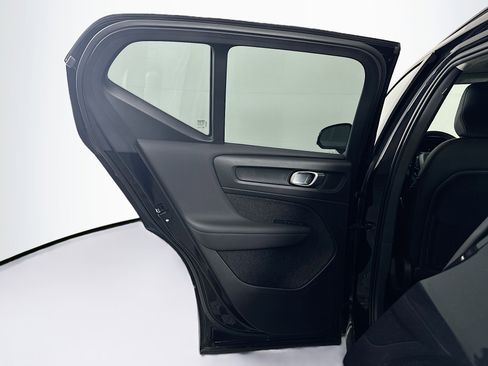 Used 2024 Volvo XC40 B5 Plus w/ Climate Package image 27