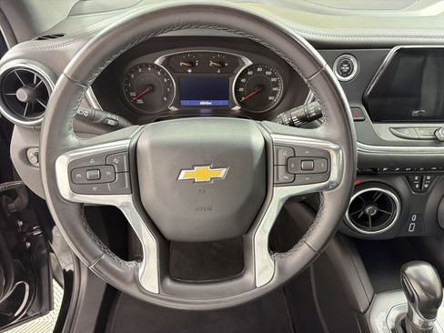 Used 2022 Chevrolet Blazer LT w/ Sound & Technology Package FWD image 17
