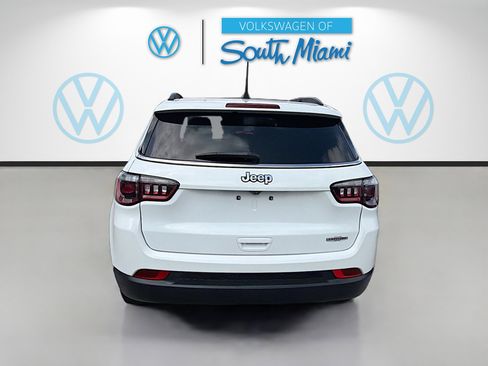 Used 2022 Jeep Compass Latitude w/ Sun and Sound Group FWD image 6