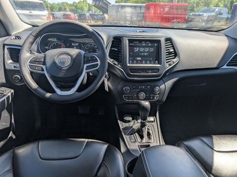 Used 2022 Jeep Cherokee Latitude AWD/4WD image 21