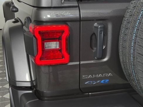 Used 2025 Jeep Wrangler Unlimited Sahara w/ Safety Group image 14