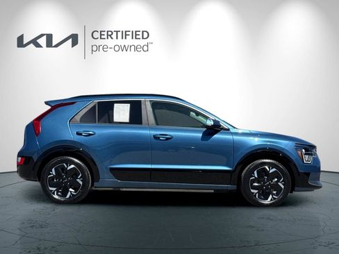 Certified 2024 Kia Niro Wind FWD image 3
