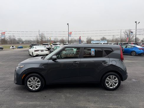 Used 2021 Kia Soul LX image 8