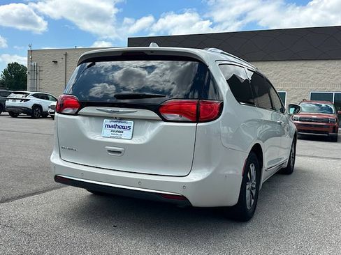 Used 2019 Chrysler Pacifica Touring-L Plus w/ Advanced Safetytec Group FWD image 14
