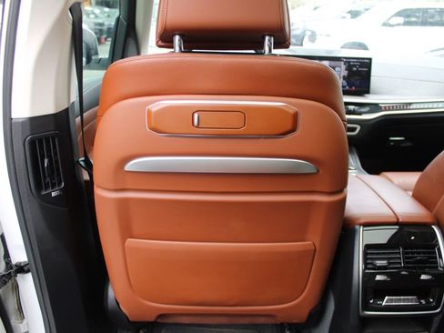 Used 2023 BMW X7 xDrive40i w/ Executive Package image 33