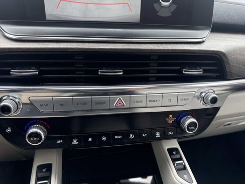 Used 2022 Kia Telluride EX image 25